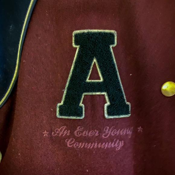 Baseball jacket - Picture 3 of 3